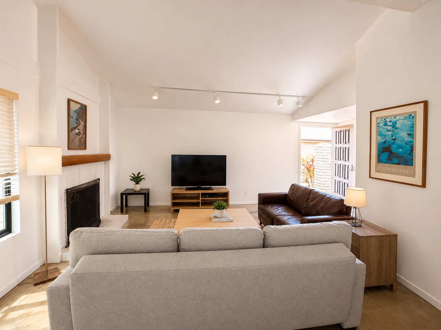 3-Bedroom La Jolla Home with Private Yard & 2-Car Garage – photo 2
