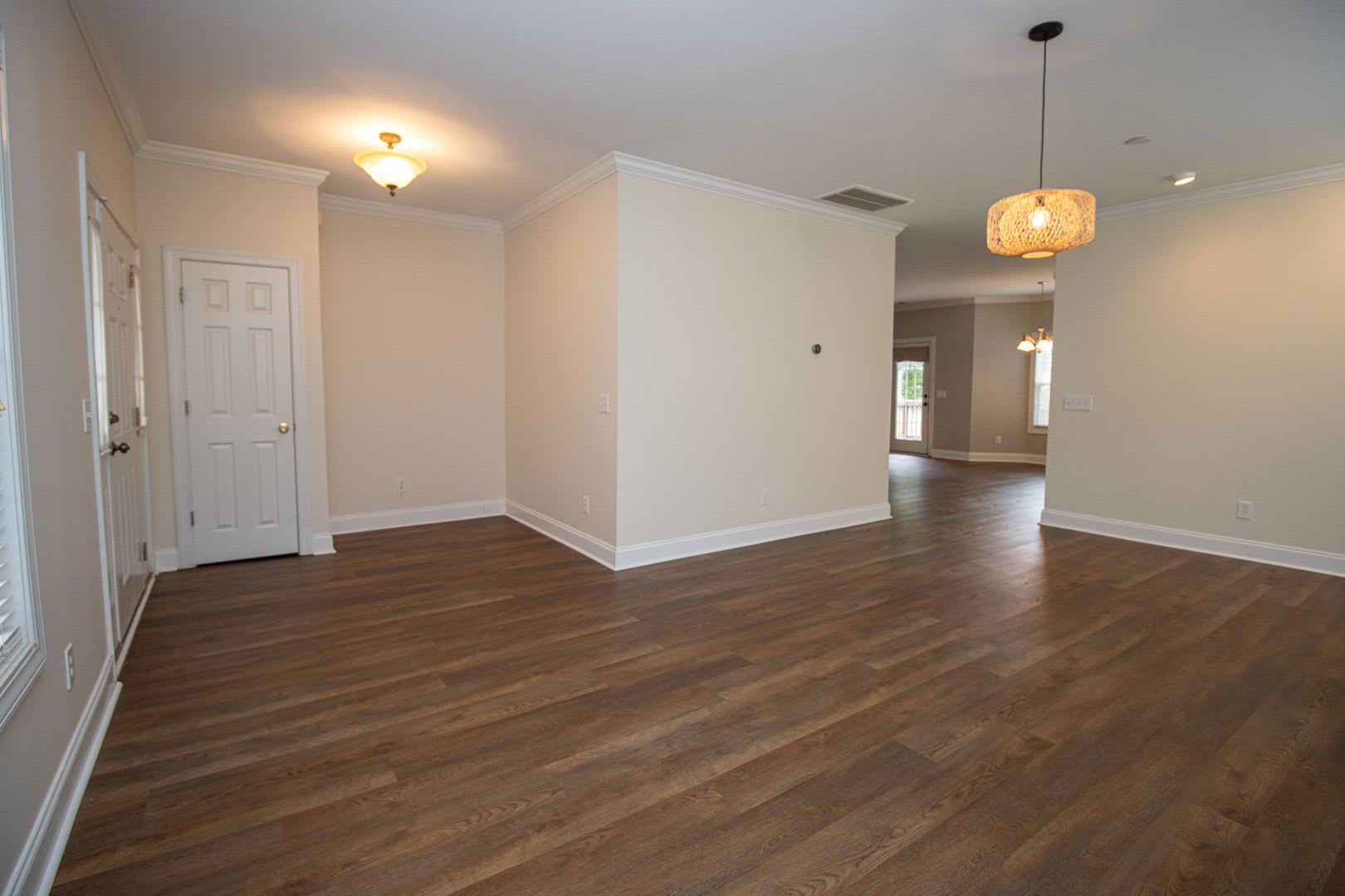Gorgeous 4-Bedroom Home Available Now! – photo 2