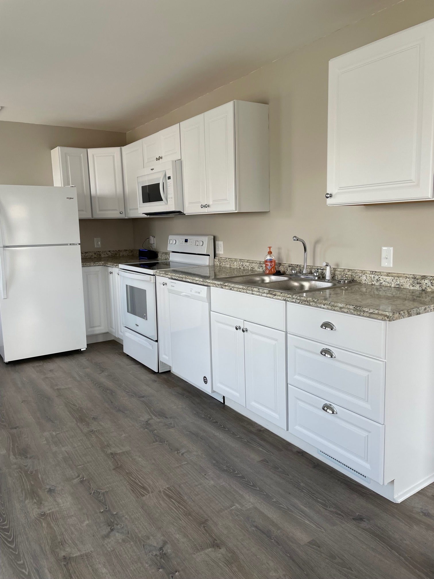 208 East Pine Street – photo 1