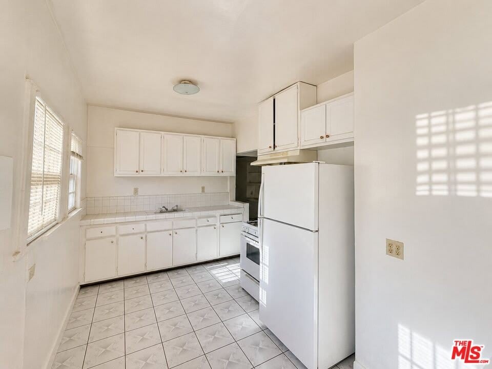 1188 W 37Th Dr – photo 5