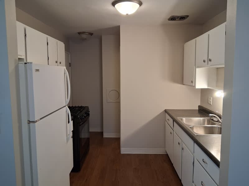 725 W 9th Ave – photo 3