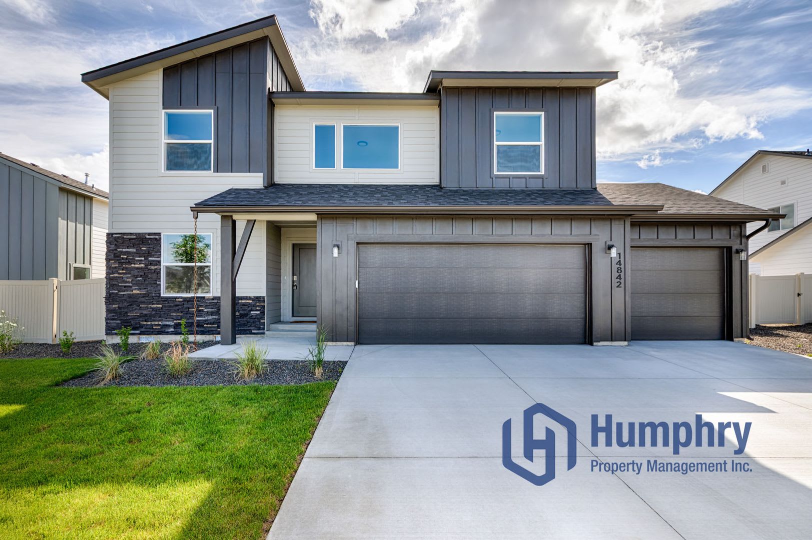 Beautiful Home Minutes From Freeway Access – photo 2
