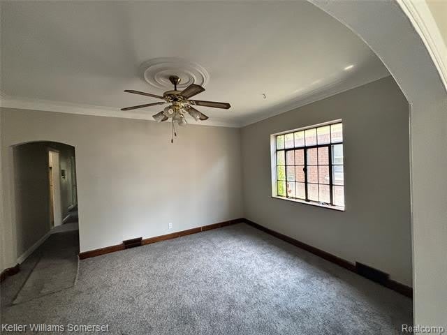 2943 Leslie Street – photo 4
