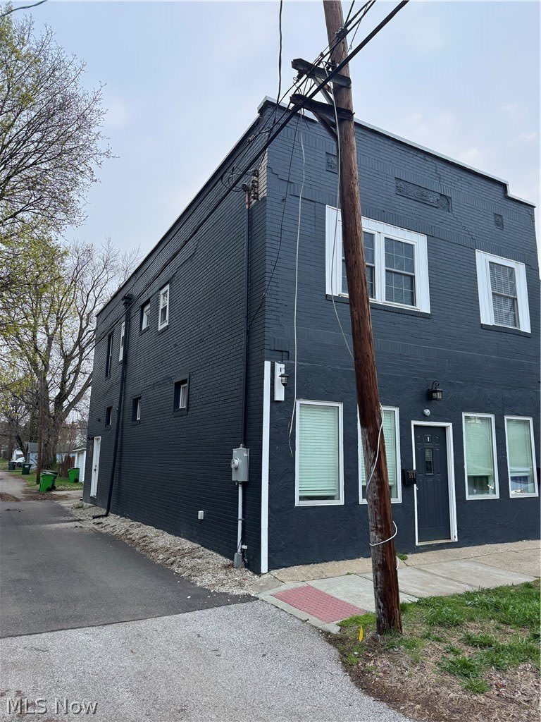 667 W Park Avenue – photo 3