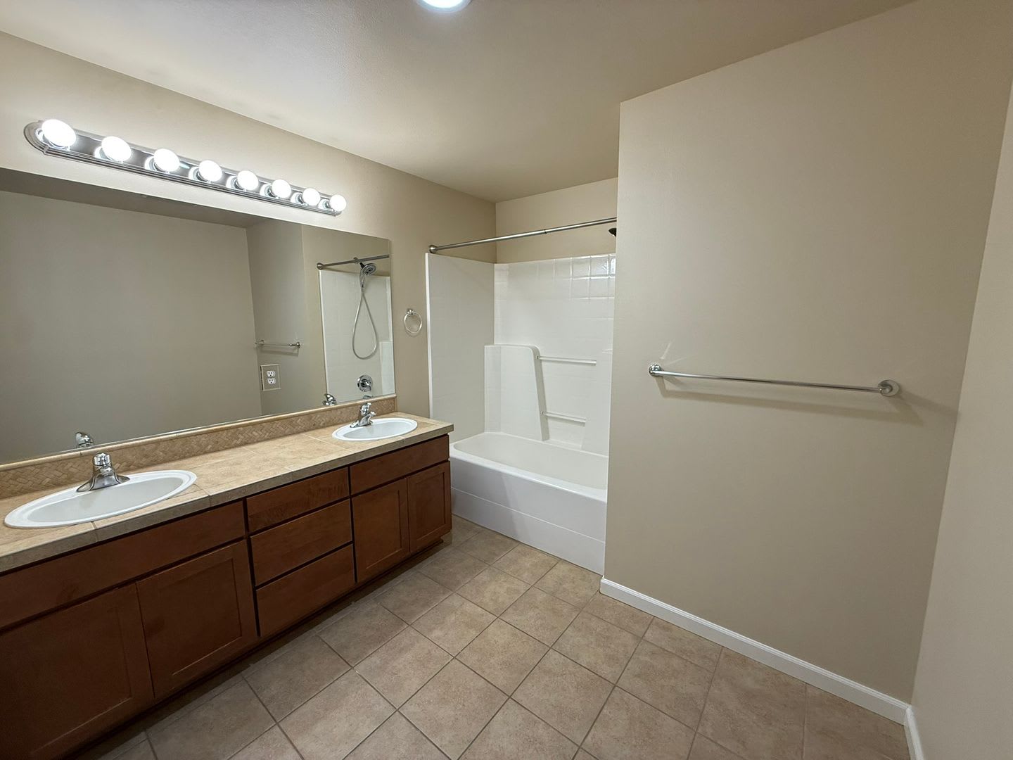 3Bd/2.5Ba Issaquah Home – photo 3