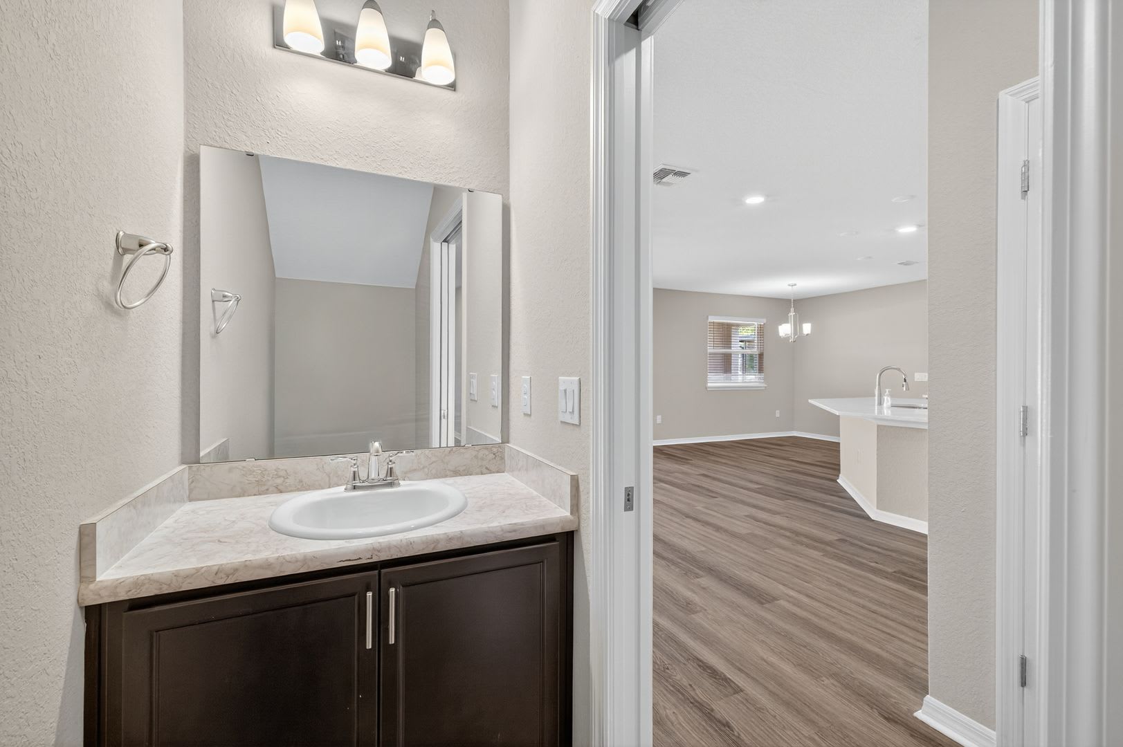 Spacious 4bed – photo 5