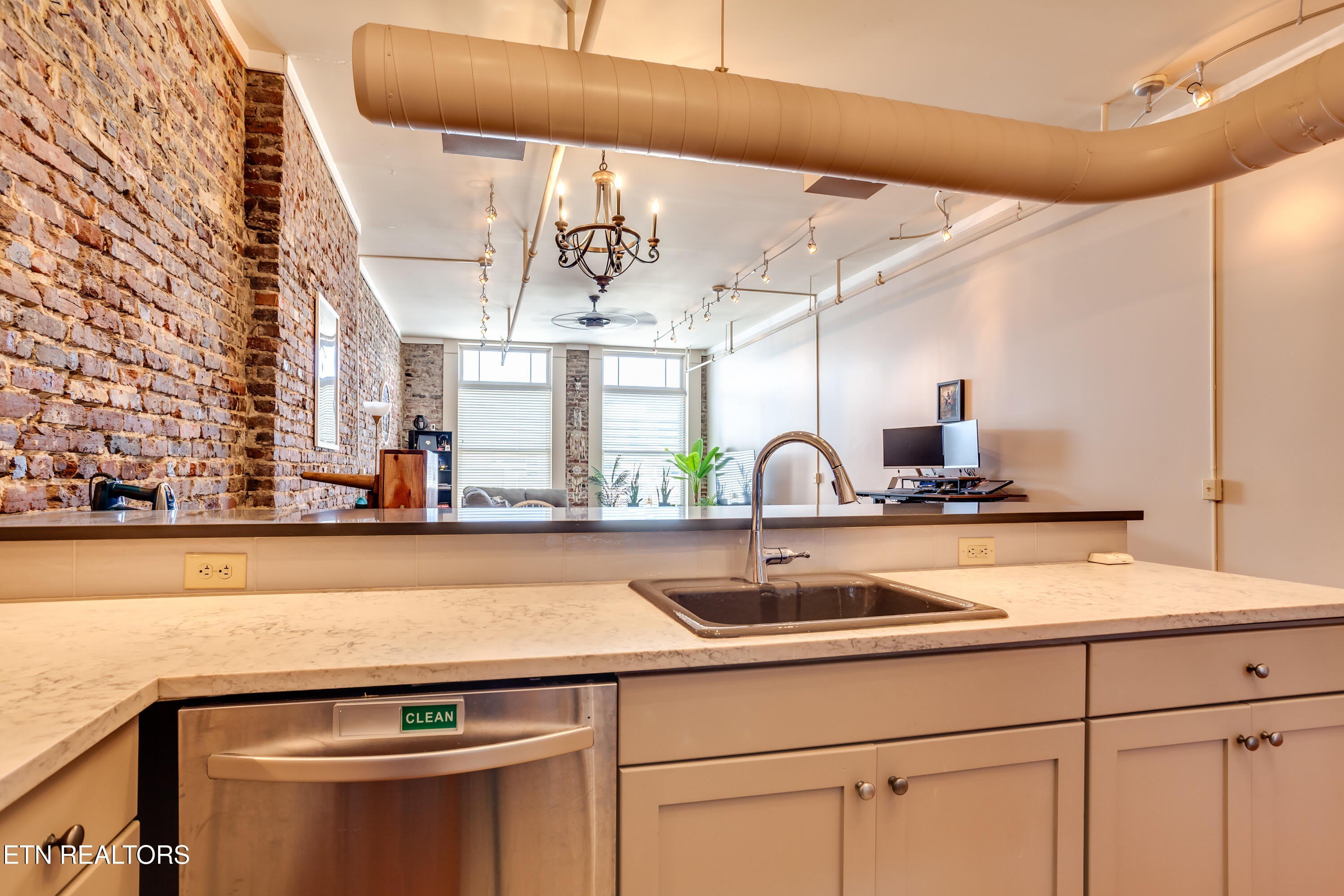 418 S Gay St – photo 4
