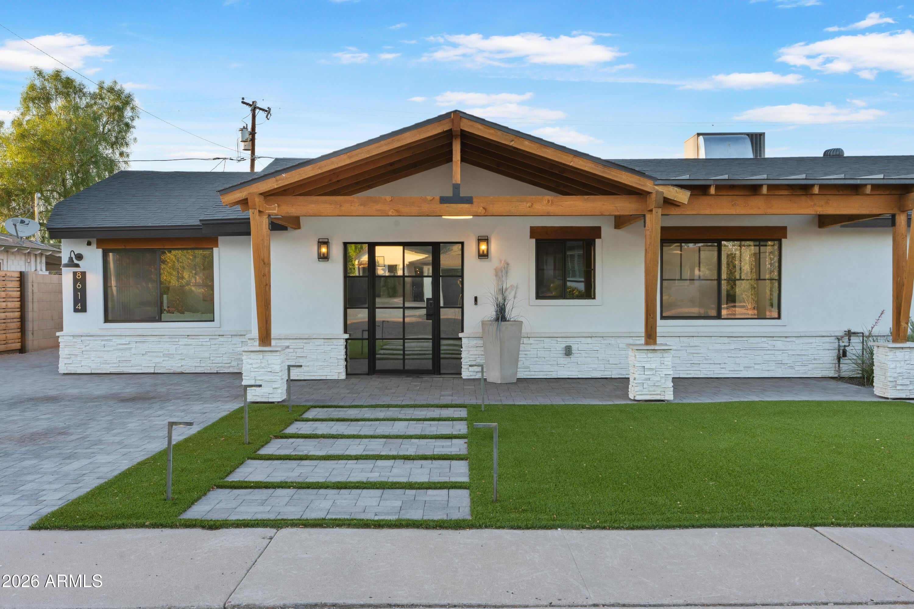 8614 E HIGHLAND Avenue – photo 2