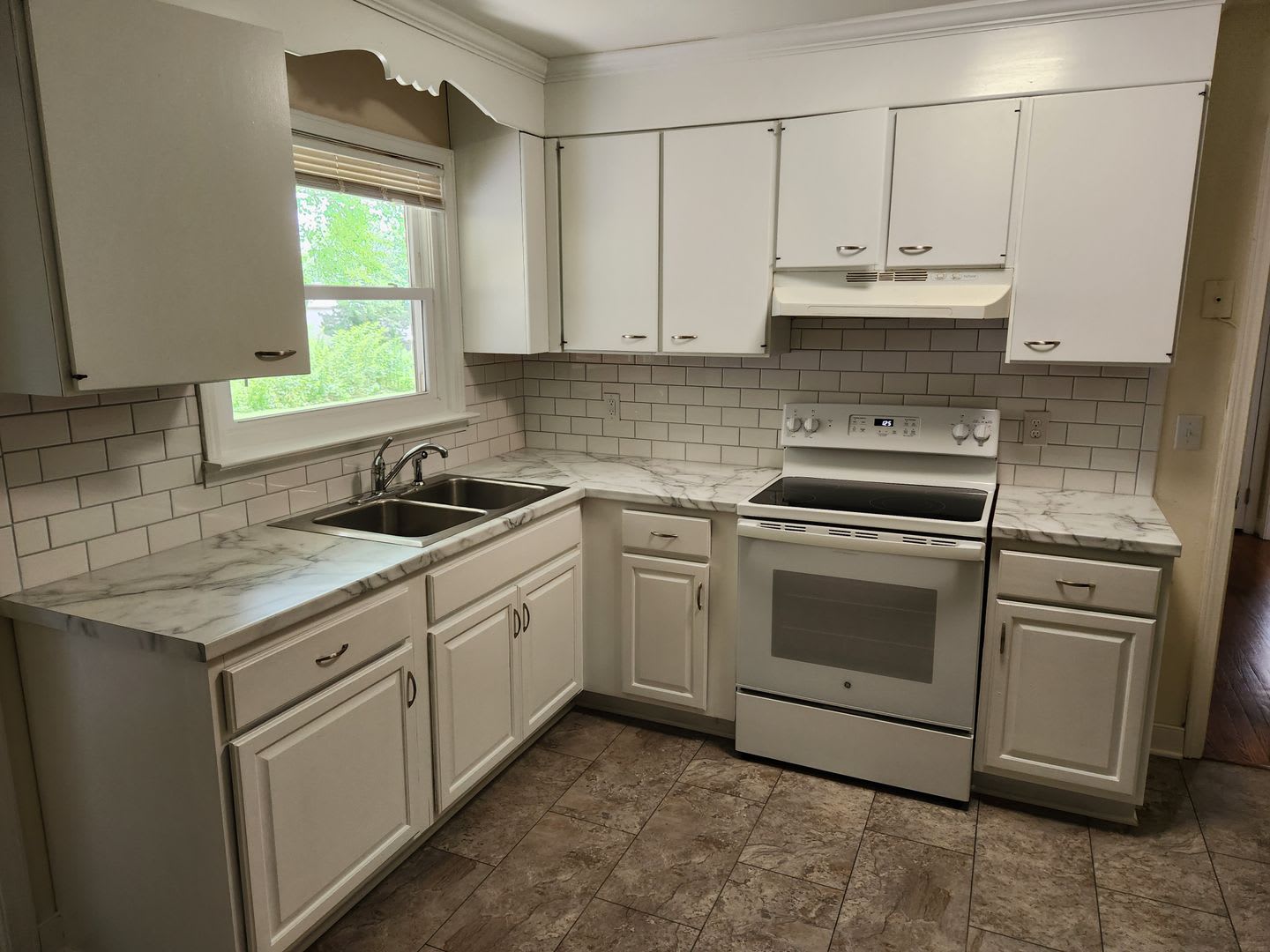 2 bed 1 bath Duplex Unit-Chesterfield – photo 3