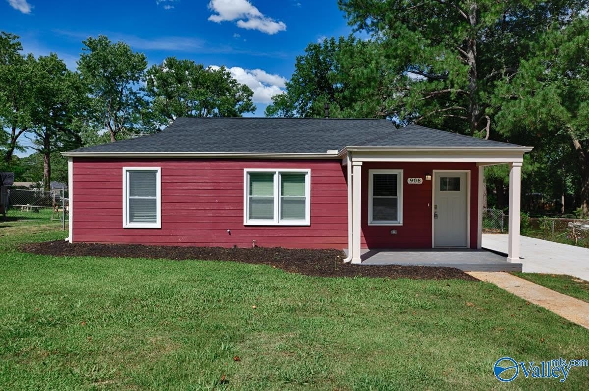 908 Fairway Drive Nw – photo 2
