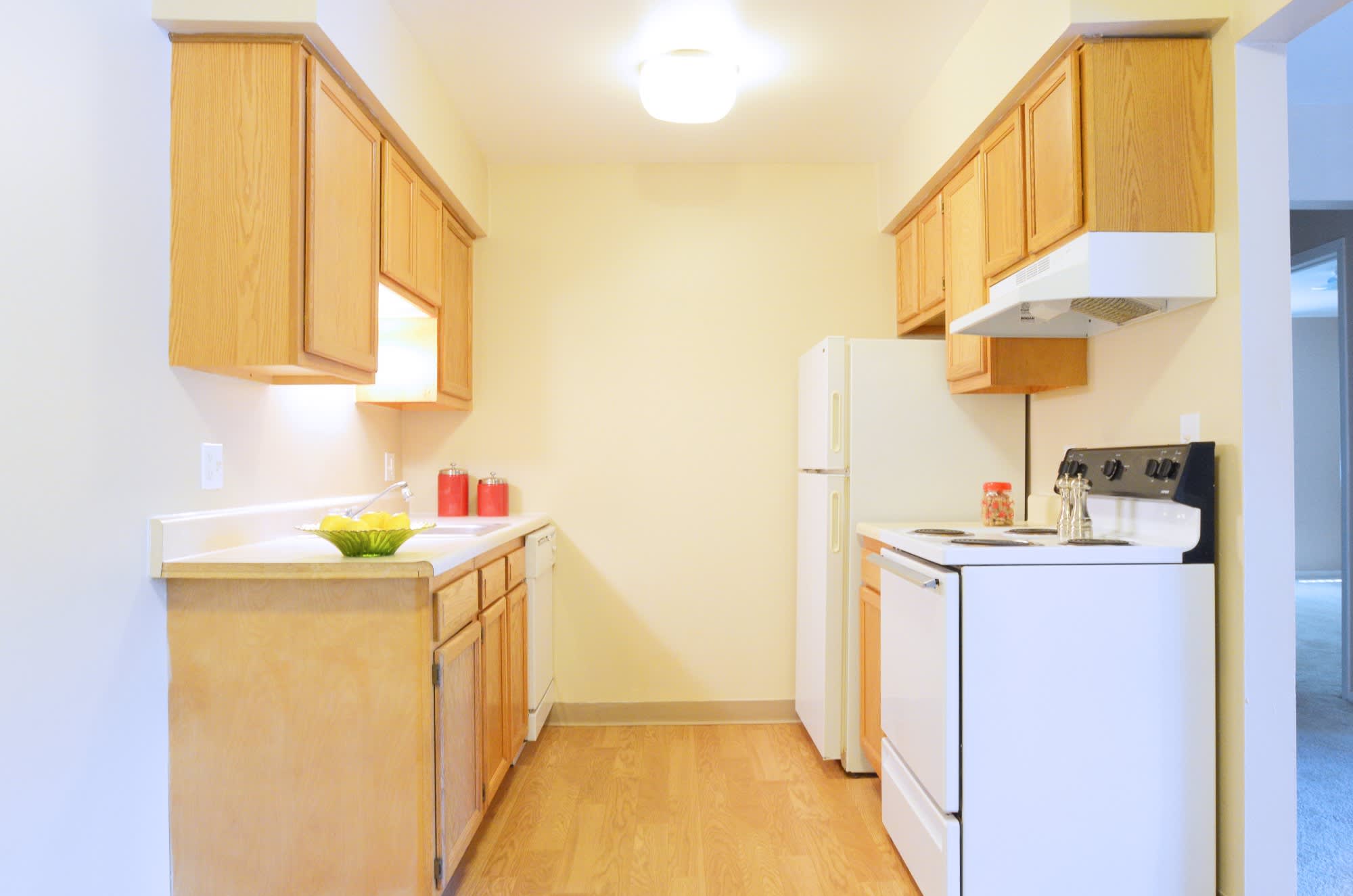 Pine Lake Apartments – photo 5