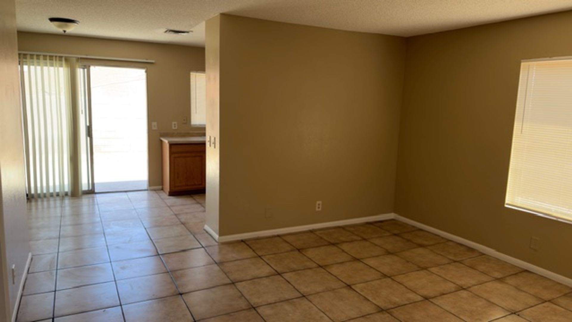 Beautiful home with attached patio, garage & carport!!!!! – photo 5
