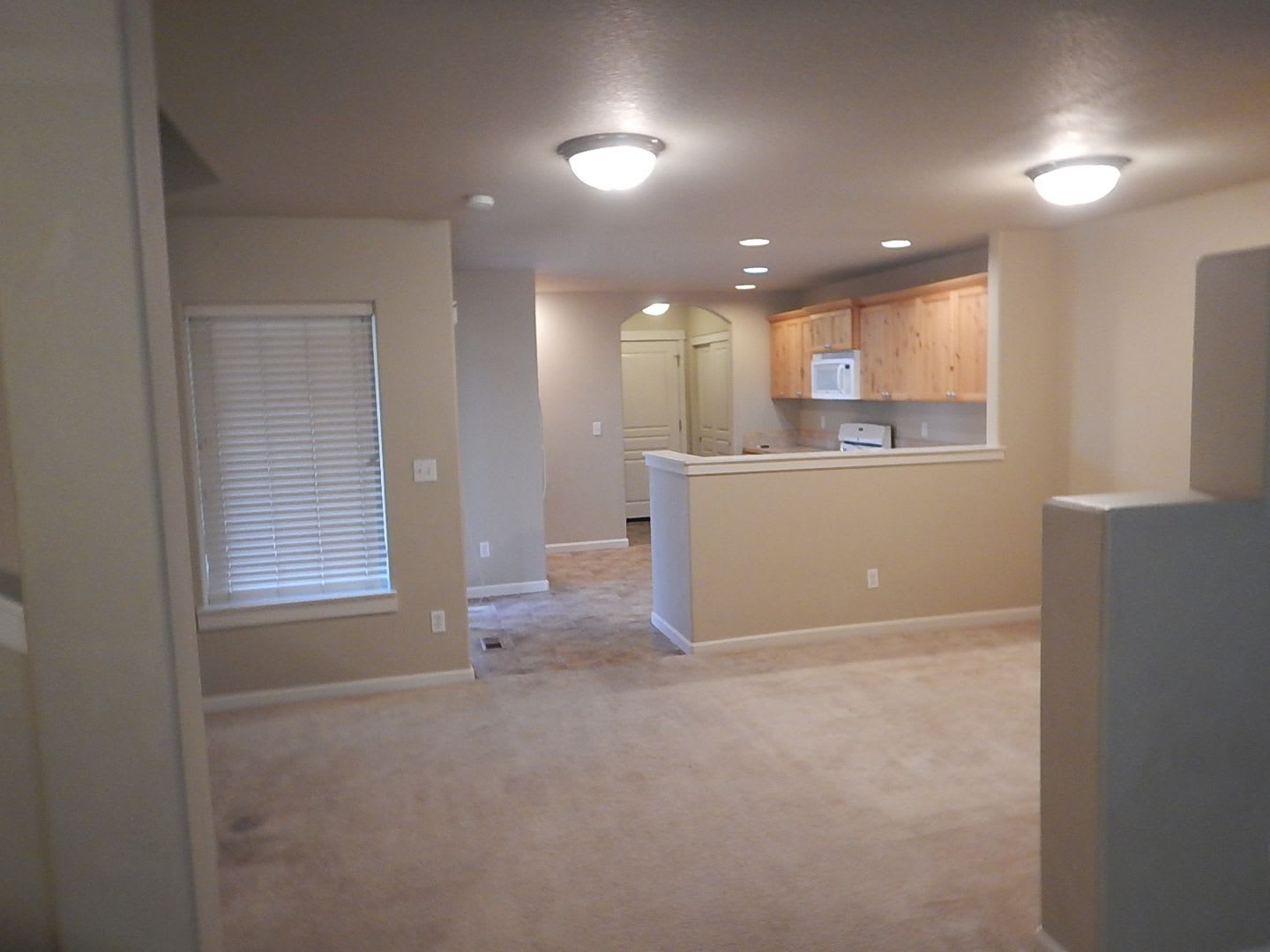 2 Story Home In Ochoco Pointe Subdivision Front Lawn Maintenance Provided By Hoa Available Late September – photo 5