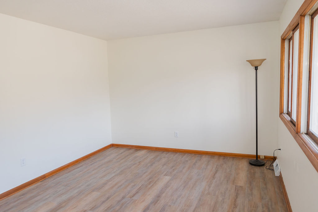 419 E Watrous Ave – photo 4