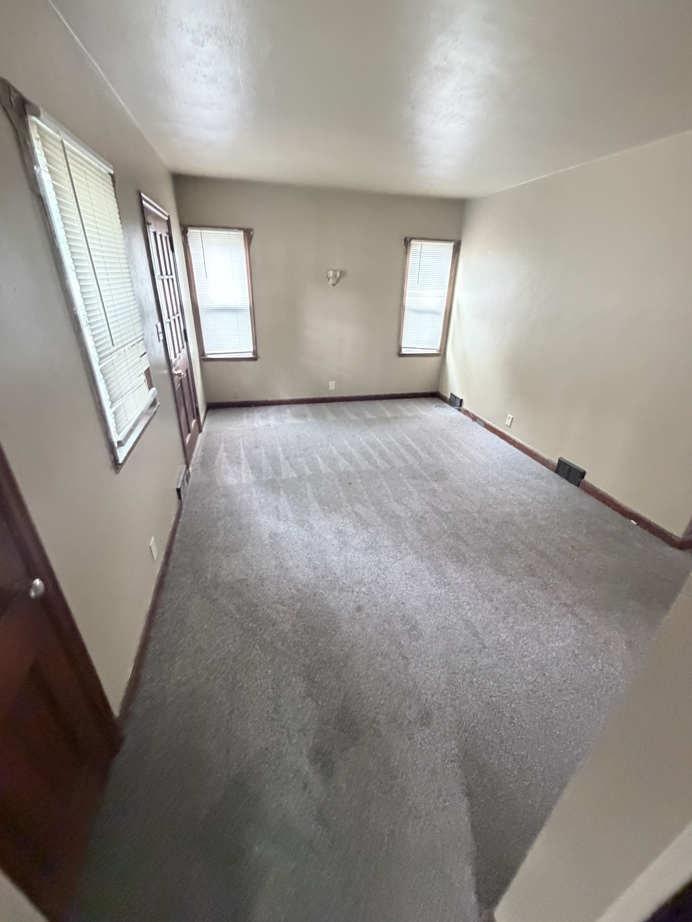 207 3rd St SW – photo 3