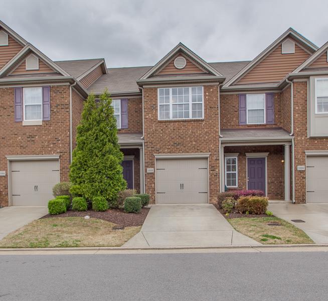 1058 Ashmore Drive – photo 2