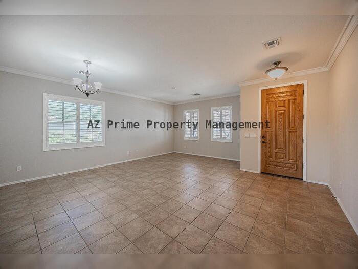 3681 East Yellowstone Place – photo 4