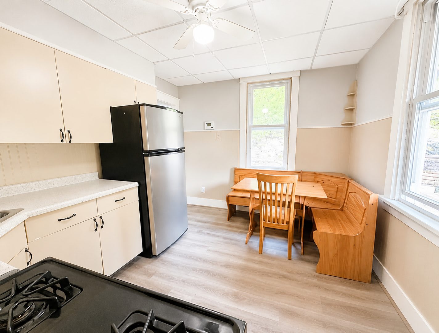 Cute 2 Bedroom, 1 Bath Home Pitcairn, PA – photo 3