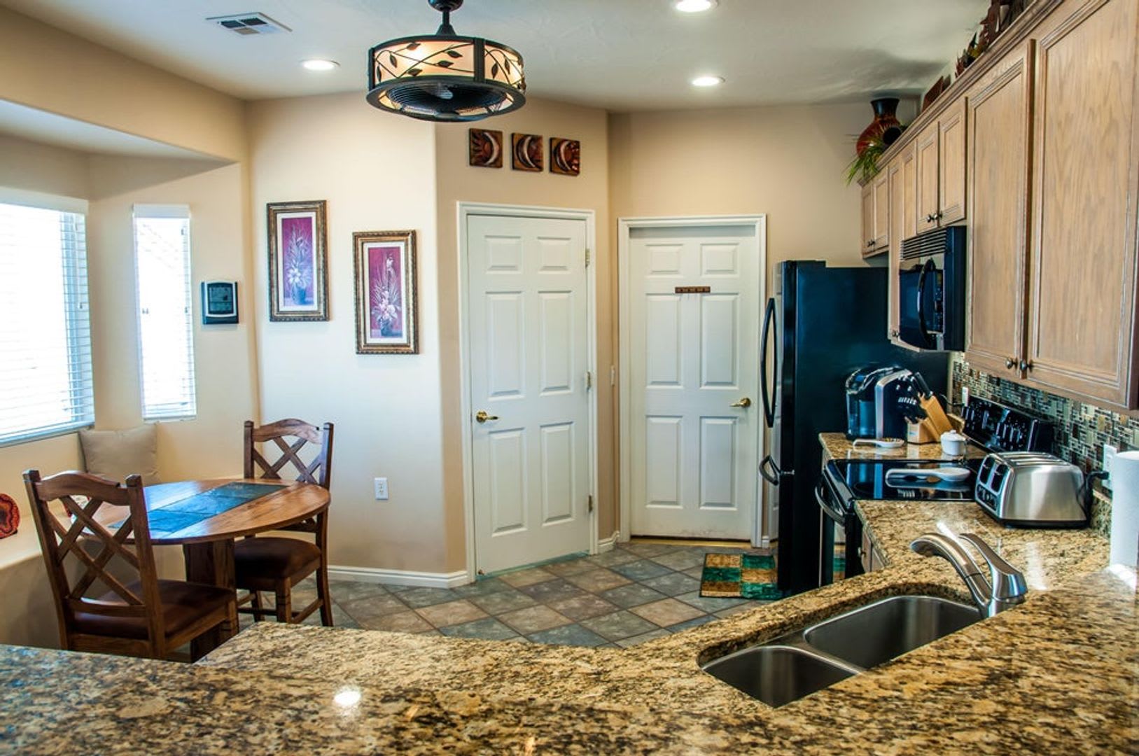 Spacious Two Bedroom home in Sunriver- Lots of Amenities! – photo 5