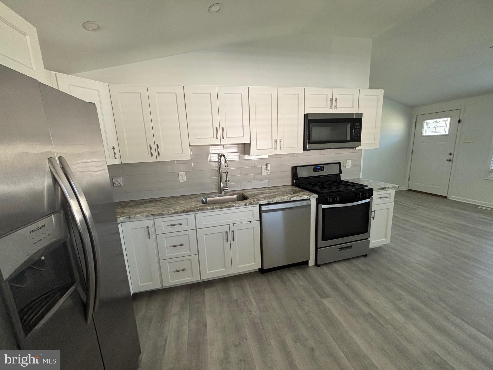 653 N Coles Avenue – photo 4