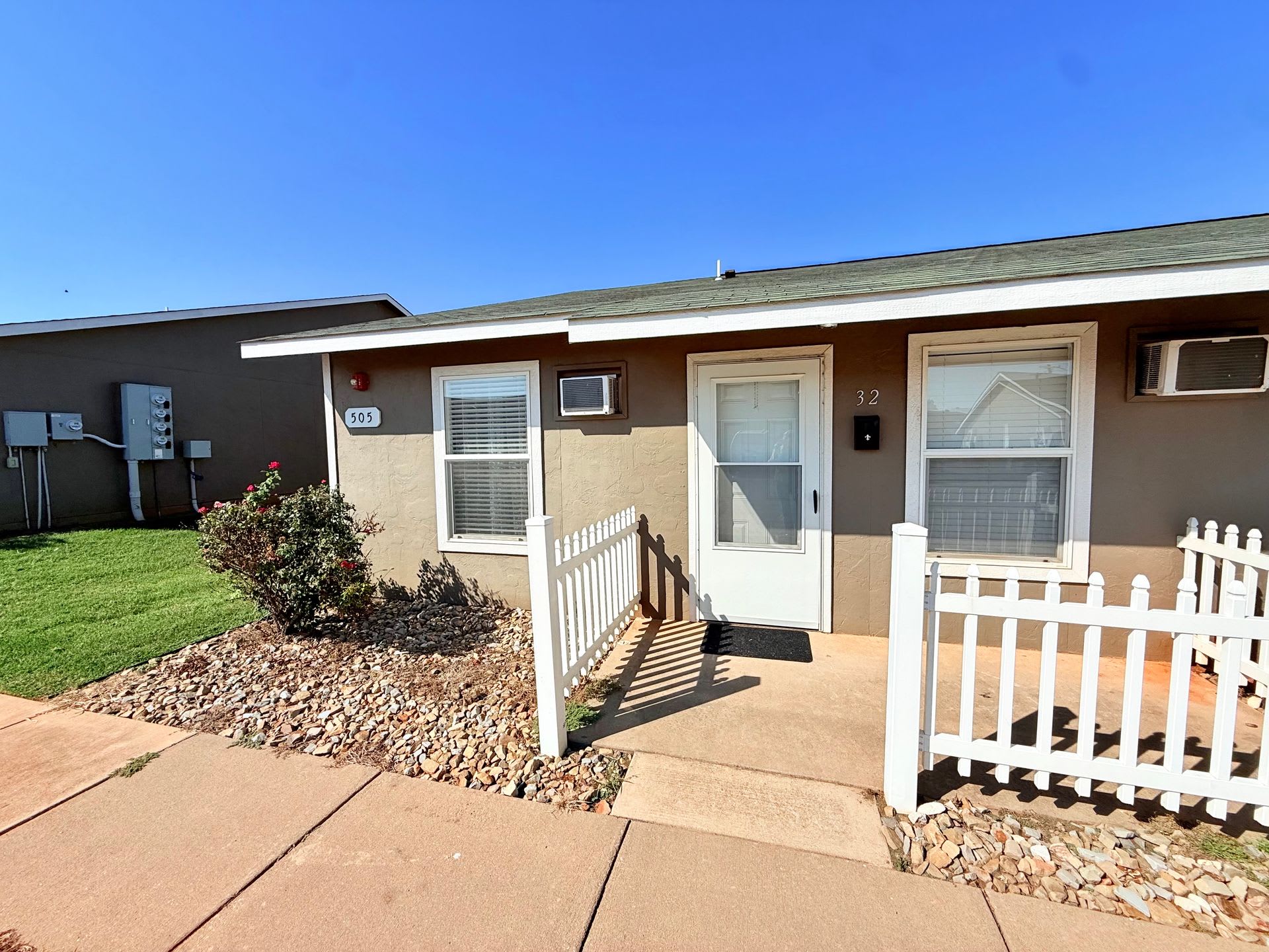 Cedar Creek Apartment Homes – photo 3