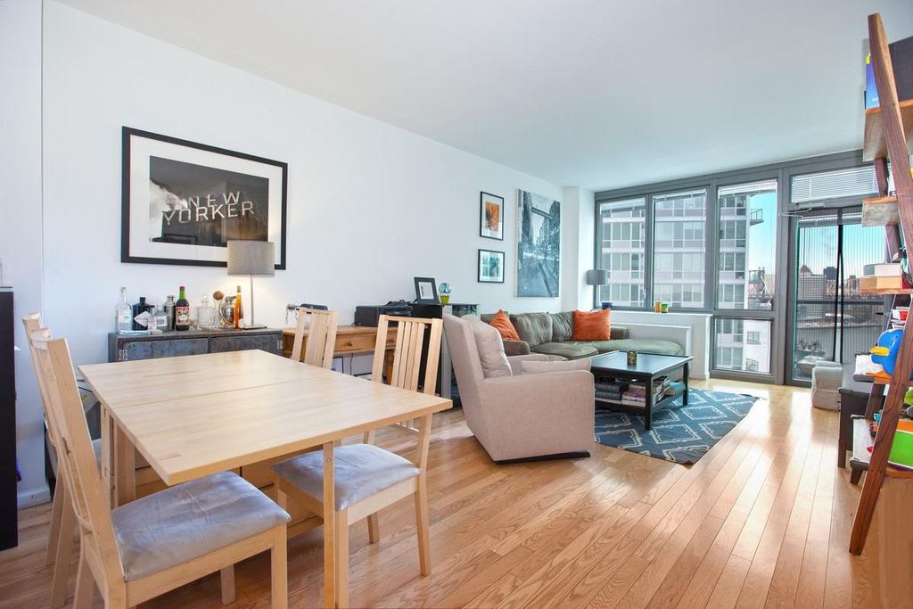 4730 Center Boulevard – photo 2