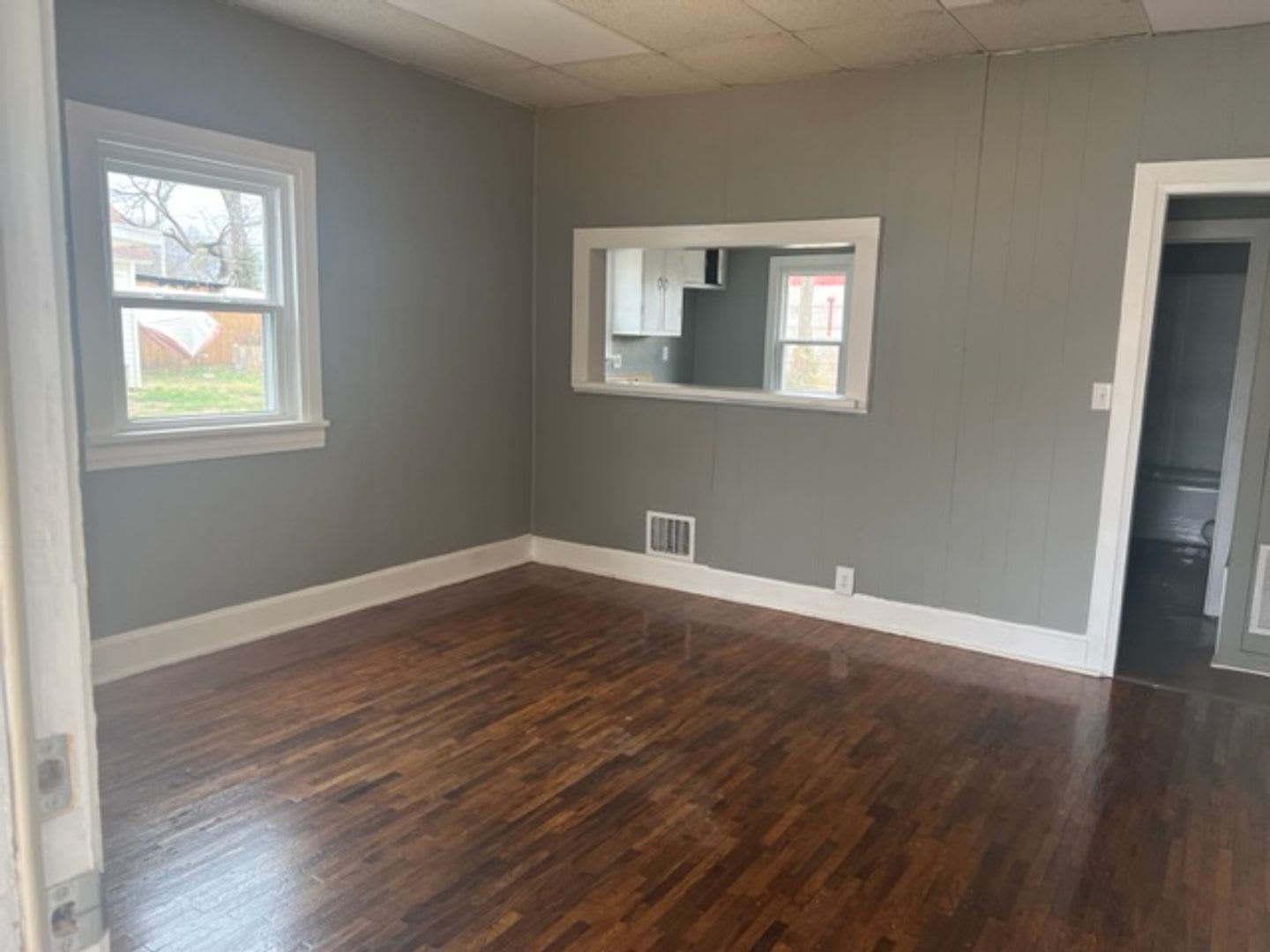 4 bed/1 bath, 1400 sqft home! 1700 W Chestnut St in Springfield MO. – photo 3