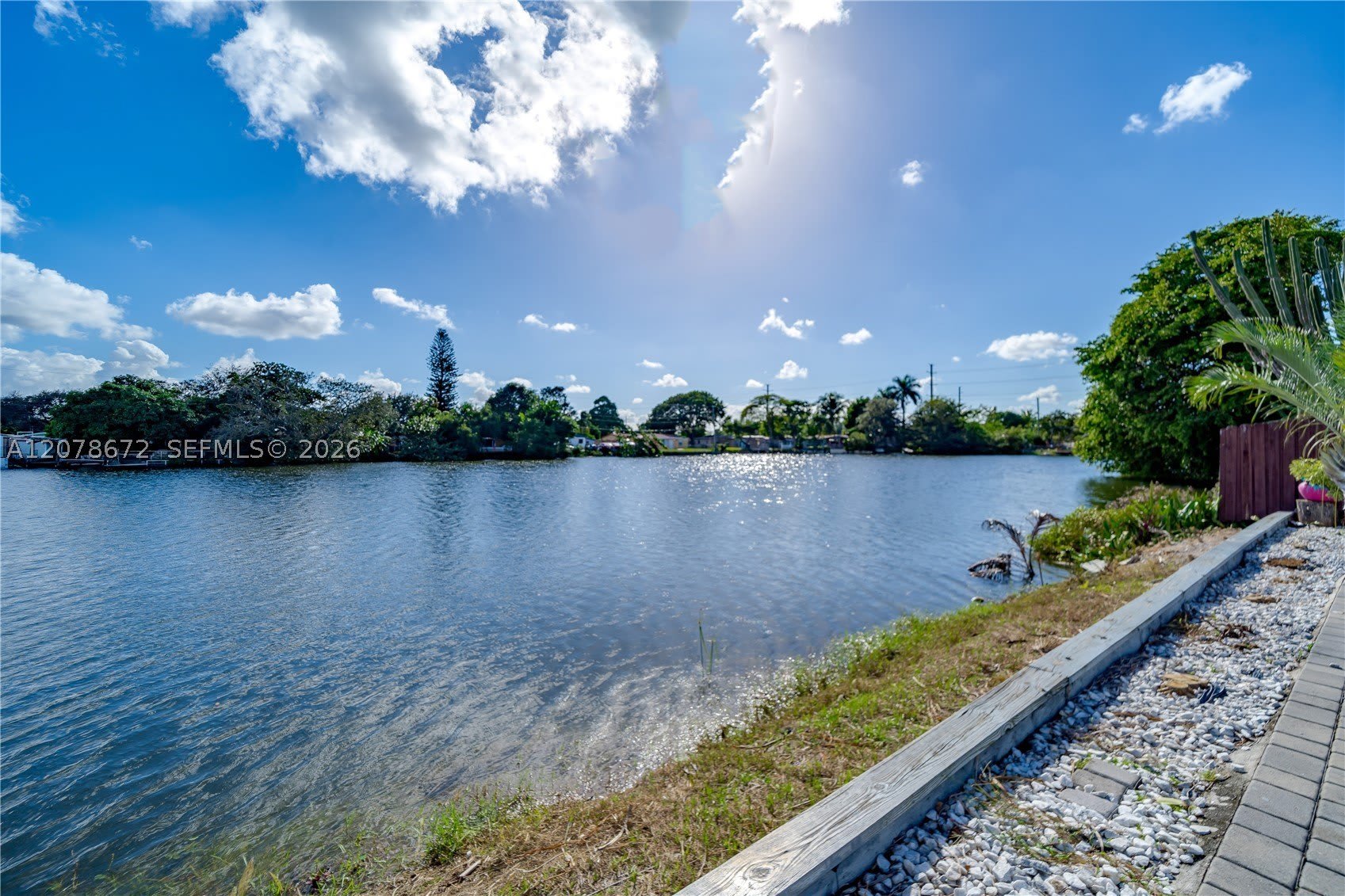 5900 N FARRAGUT DR – photo 2