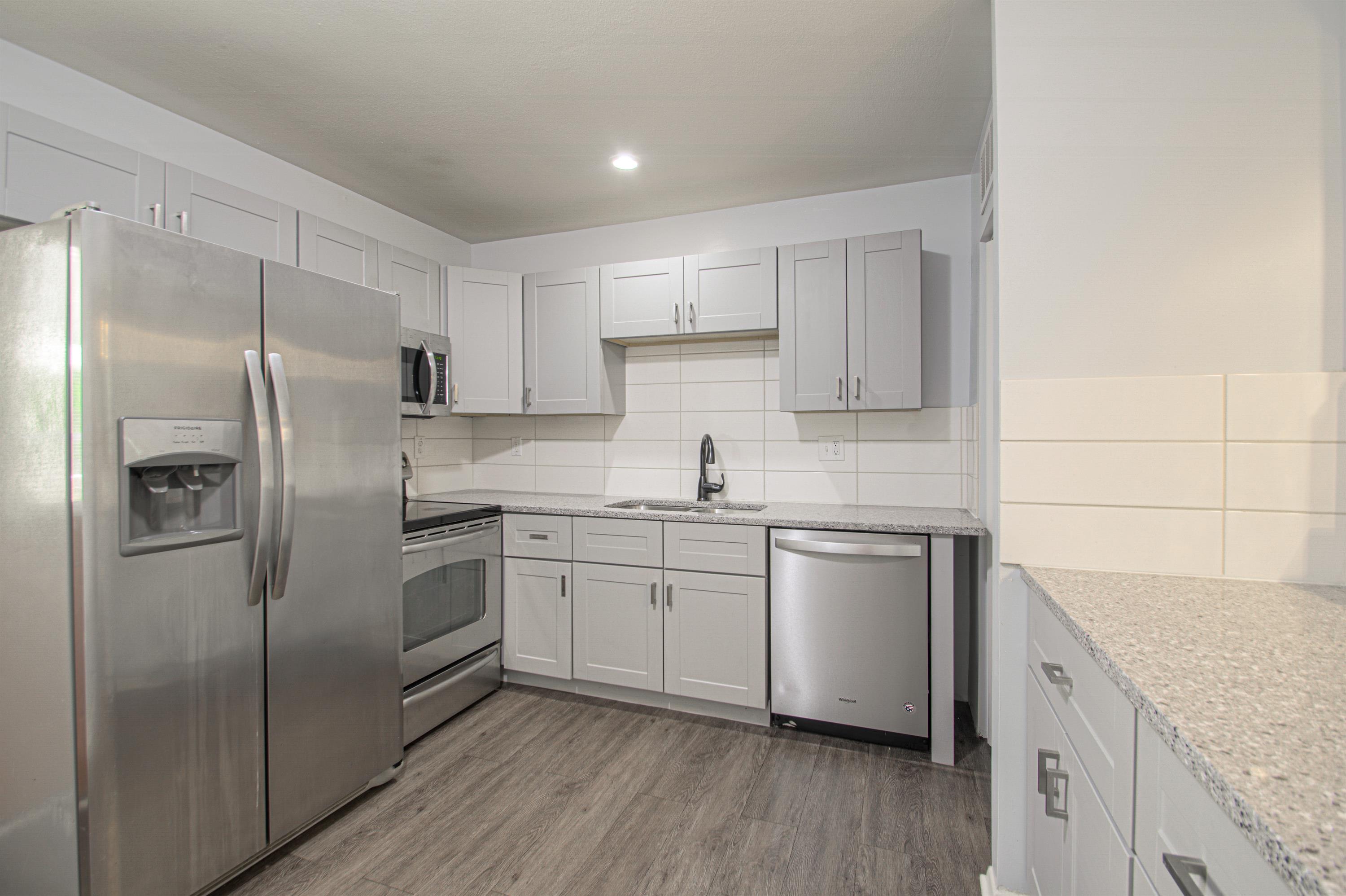 10810 Ewing Avenue – photo 5