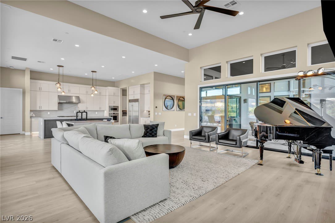 10935 Rossa Peak Avenue – photo 2