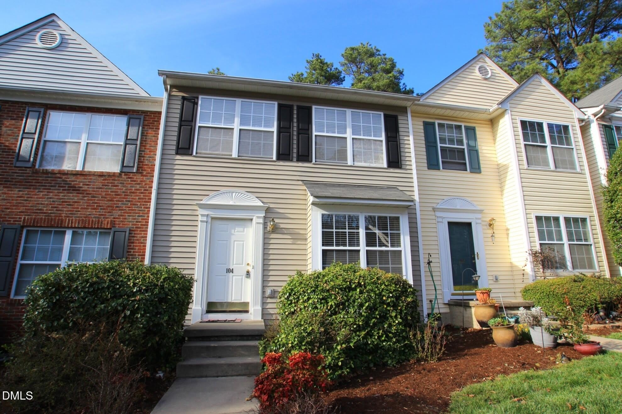 104 Climbing Ivy Court – photo 1