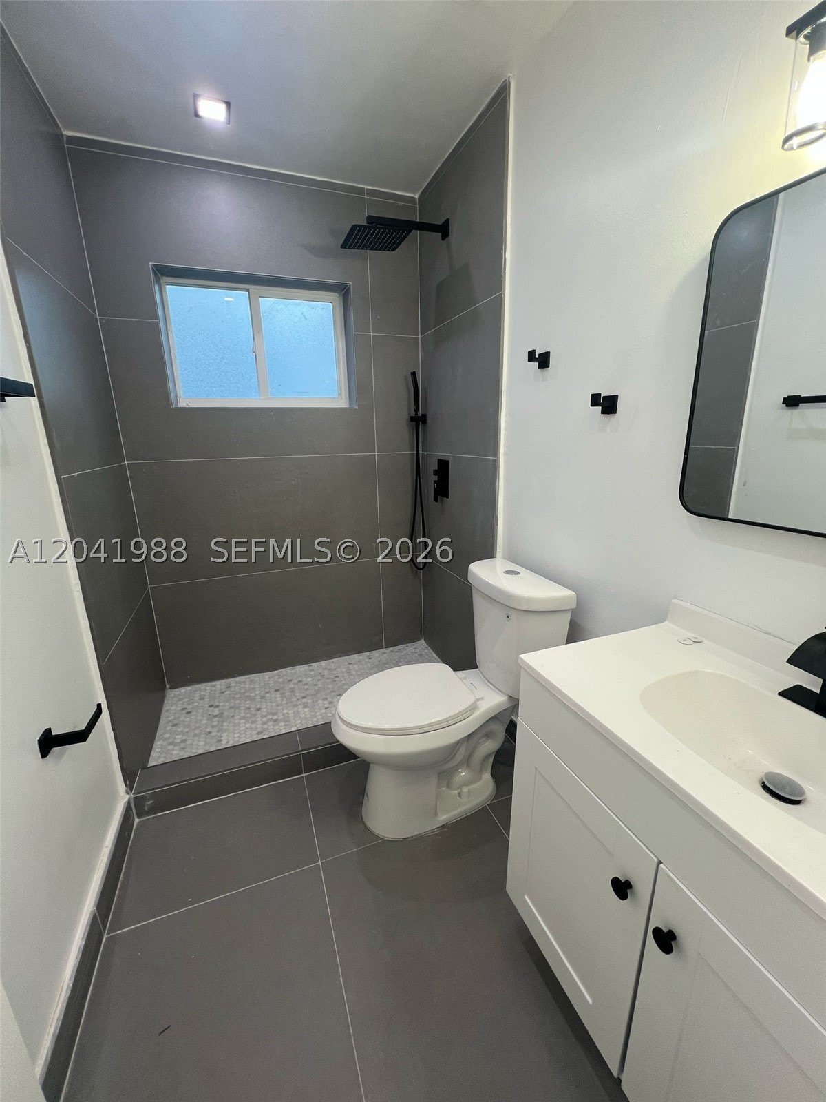 2611 NE 204th Ter – photo 4