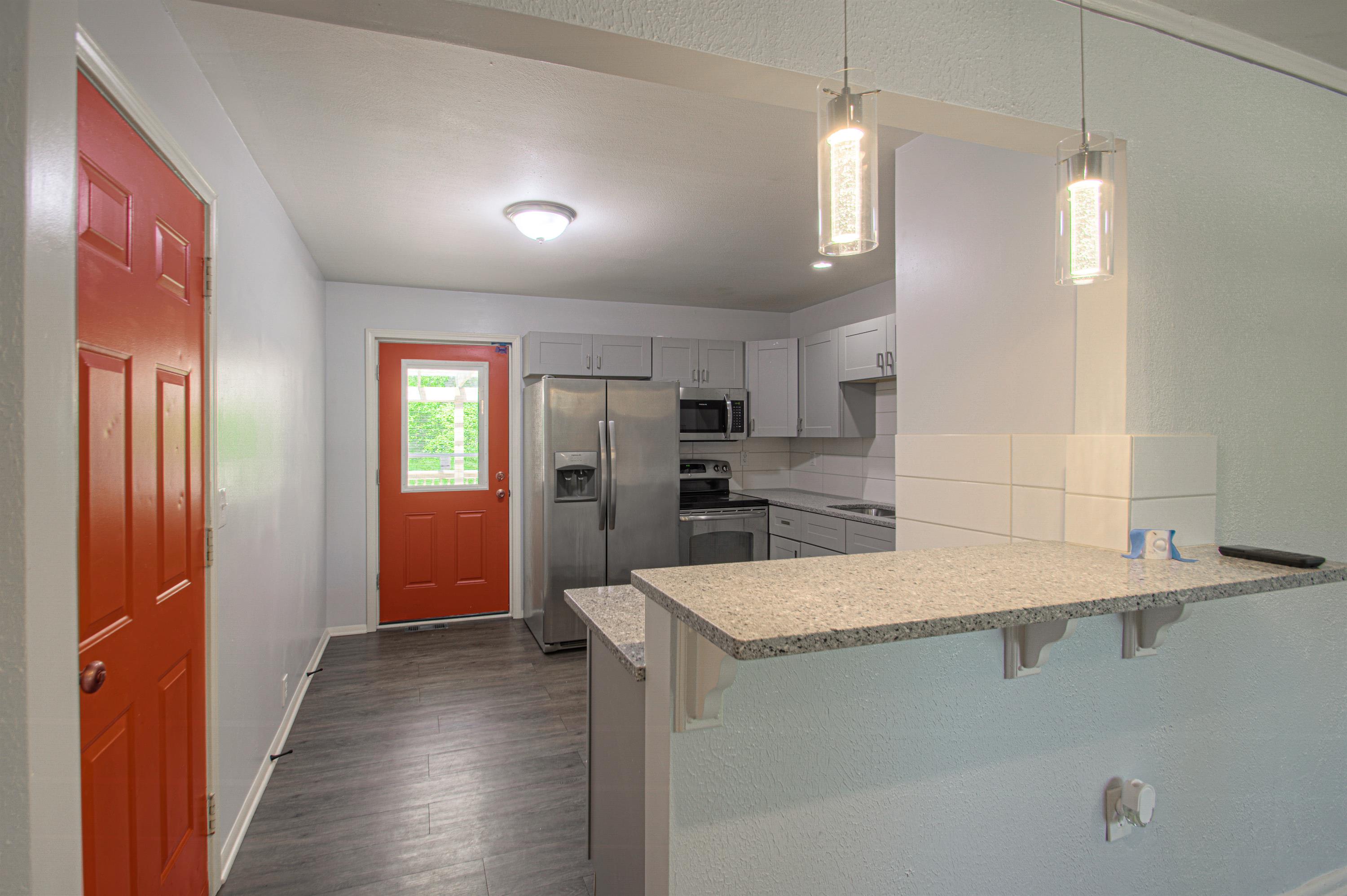 10810 Ewing Avenue – photo 4