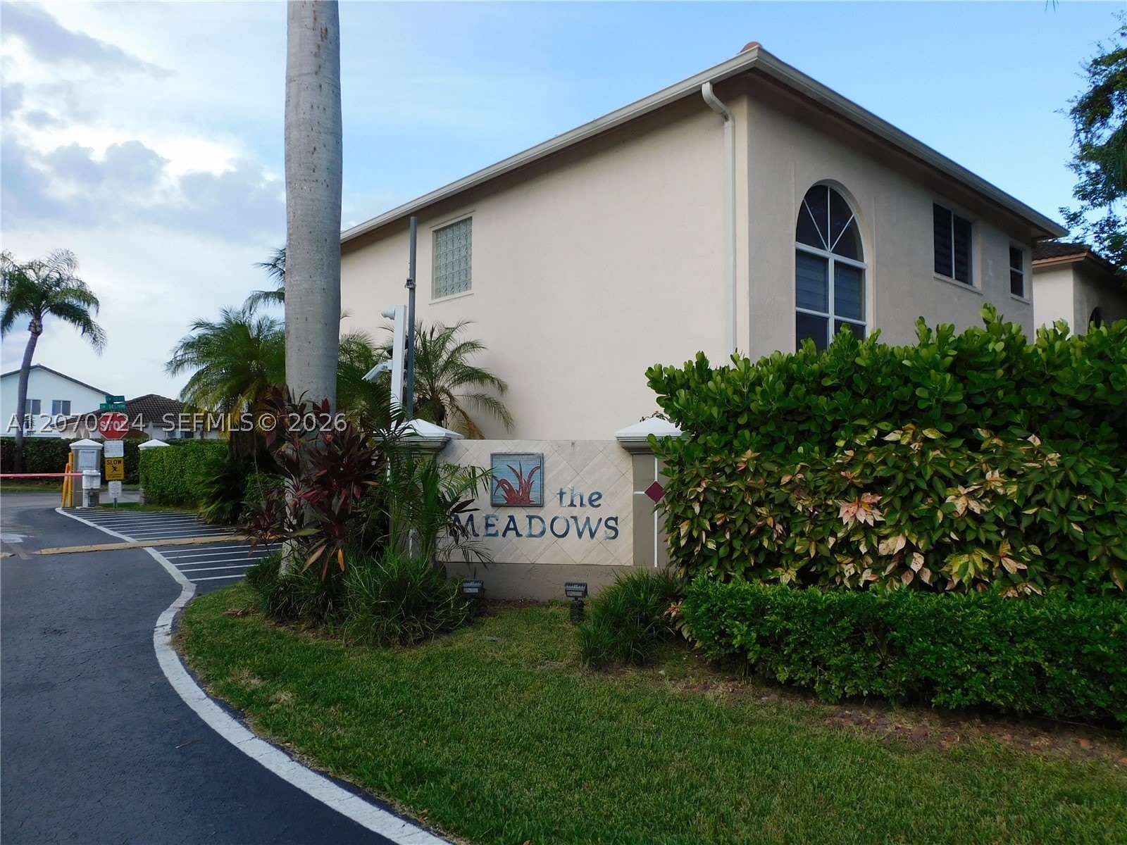 14271 SW 150th Ave – photo 1