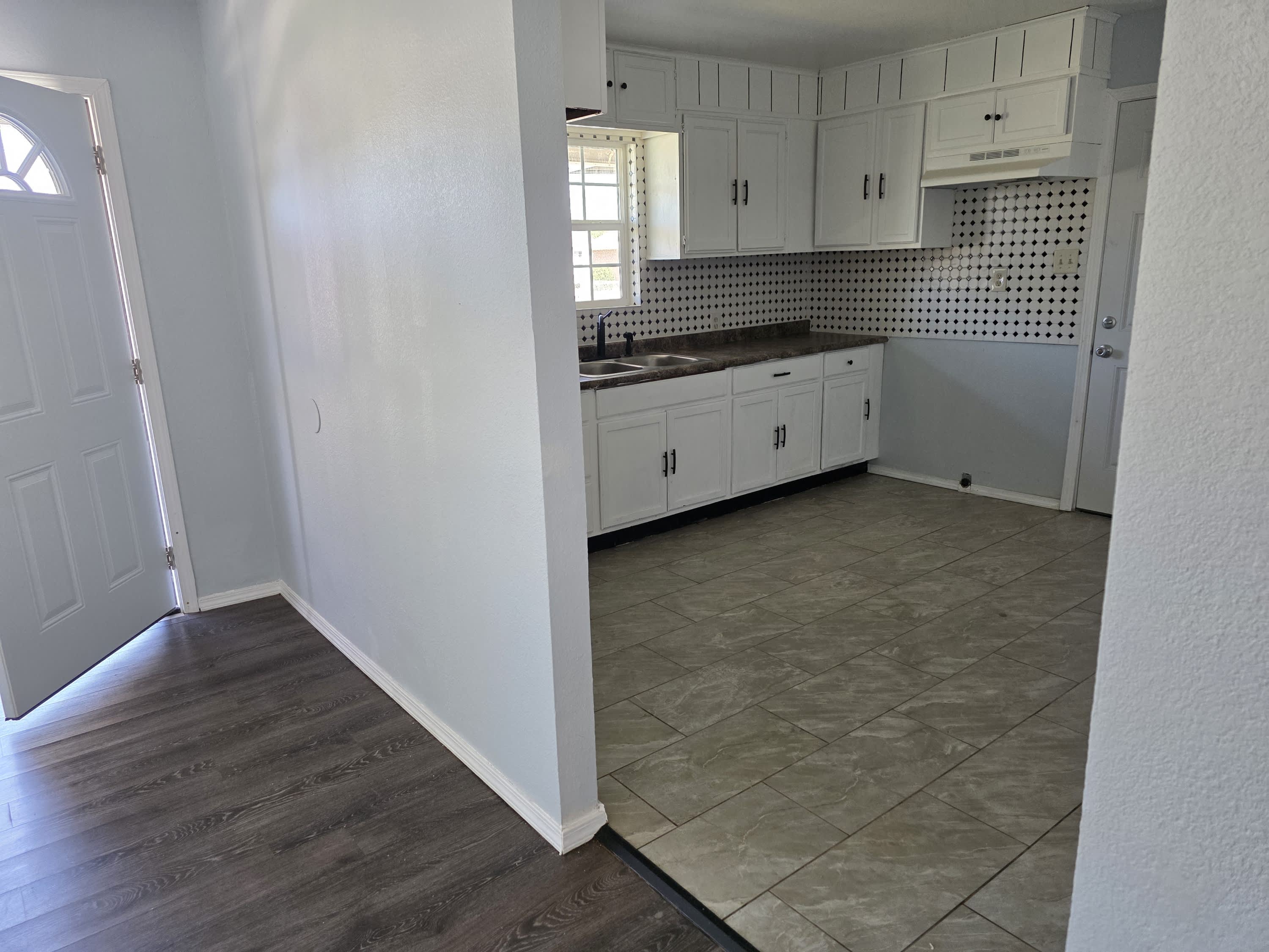 404 South Spruce Avenue – photo 4