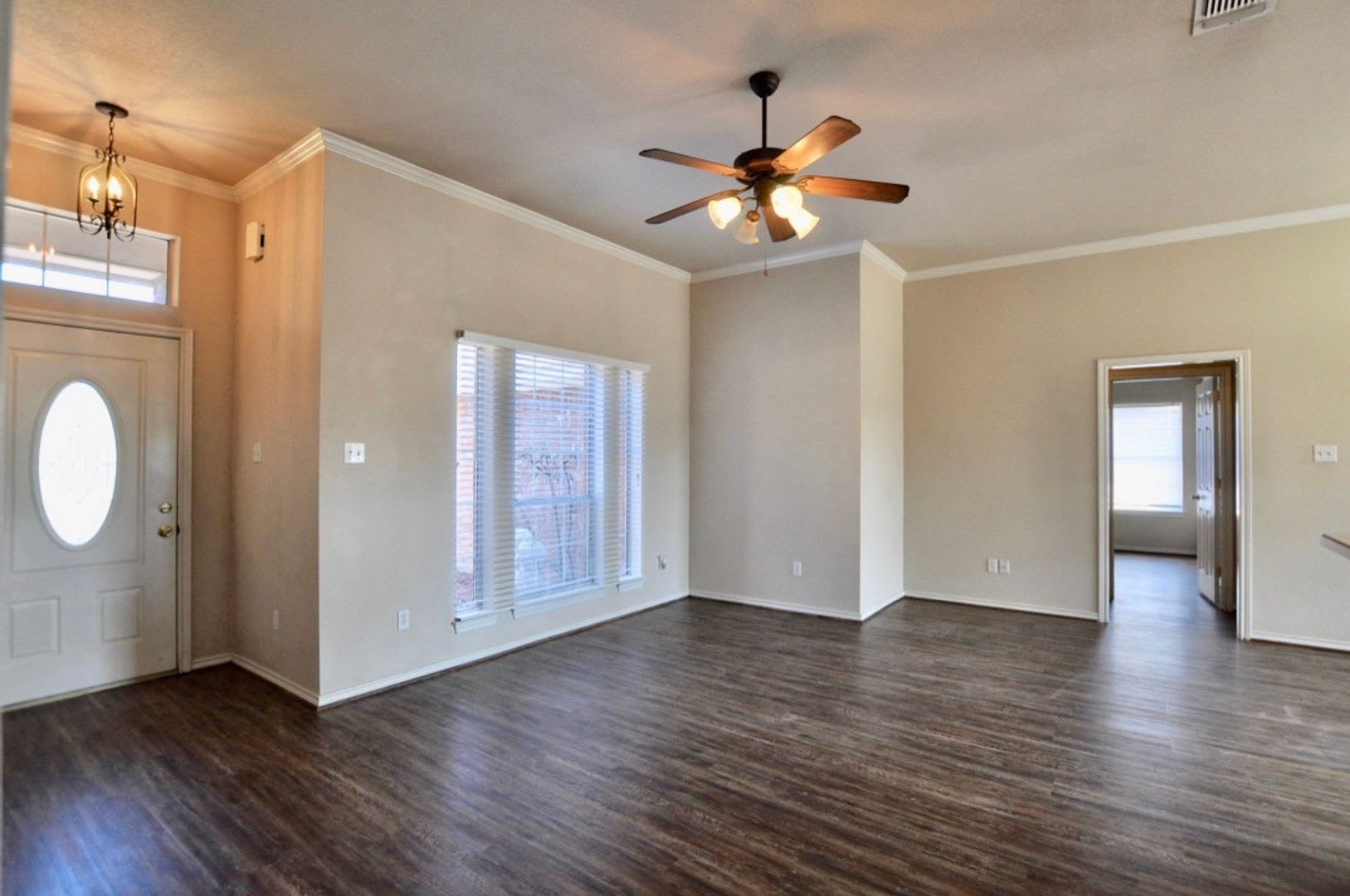 For Lease Nice 3 Br 2 Ba 2 Car Garage Brick Home In Chimney Rock Estates Great Location Quiet Neighborhood Located At The End Of The Street – photo 3