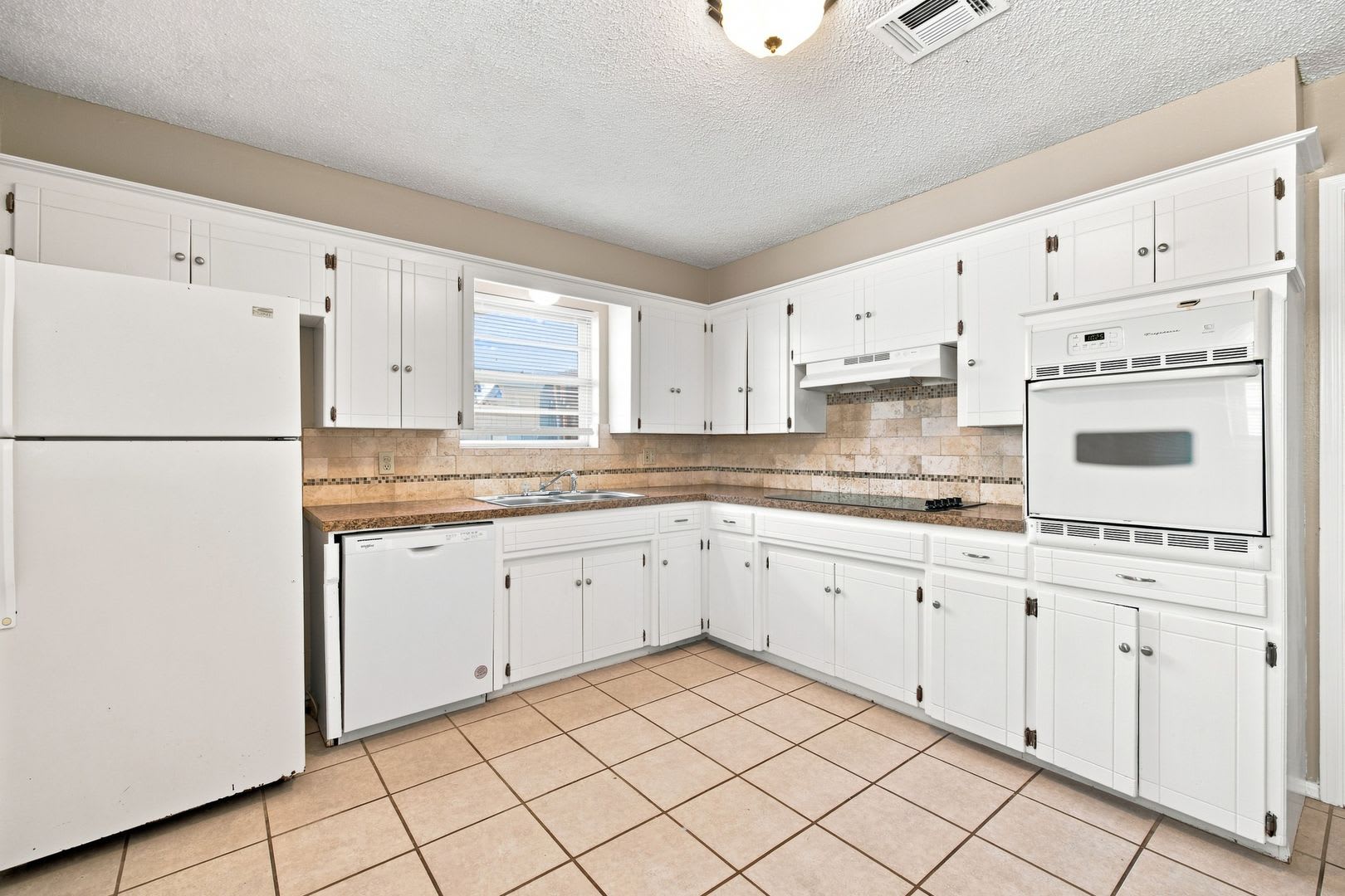 3 Bedroom 2 Bathroom – photo 3