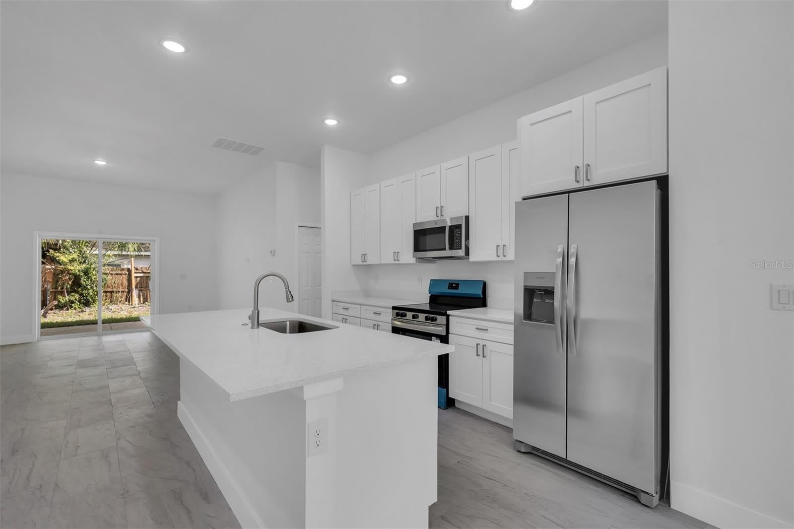 1221 SW 5TH Street – photo 3