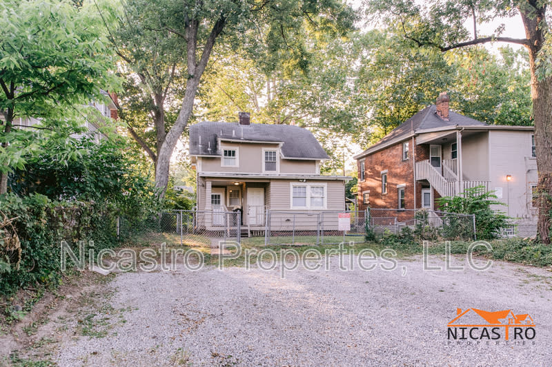 2097 Summit Street – photo 2