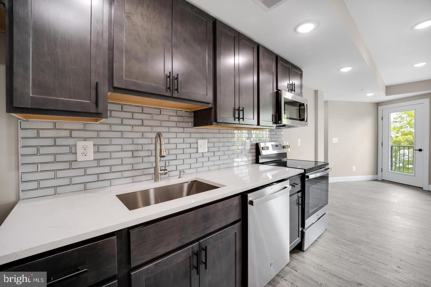 1617 RHODE ISLAND Avenue NE – photo 4