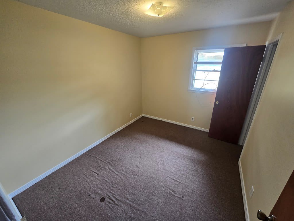 806 S Ussery – photo 3