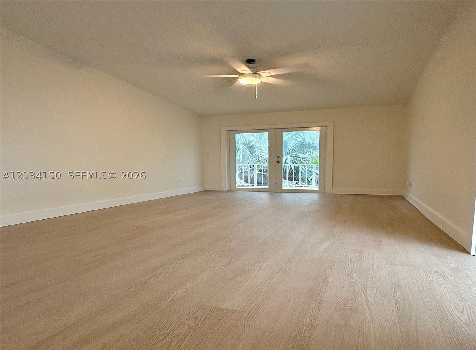 136 Marina Ave – photo 2