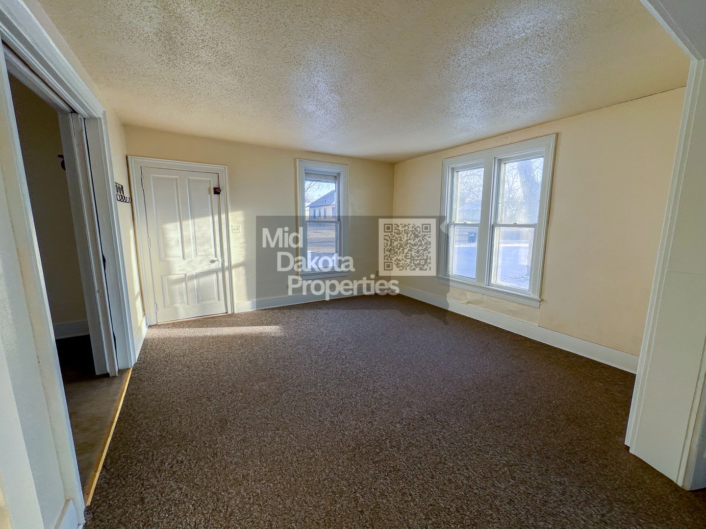 515 E Hanson- 3 Bedroom House – photo 4