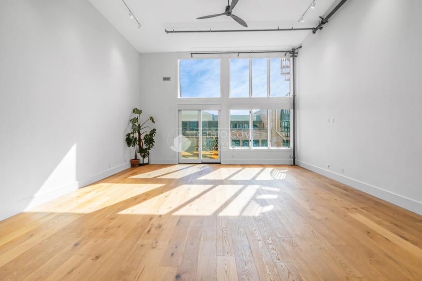380 10th St. – photo 2