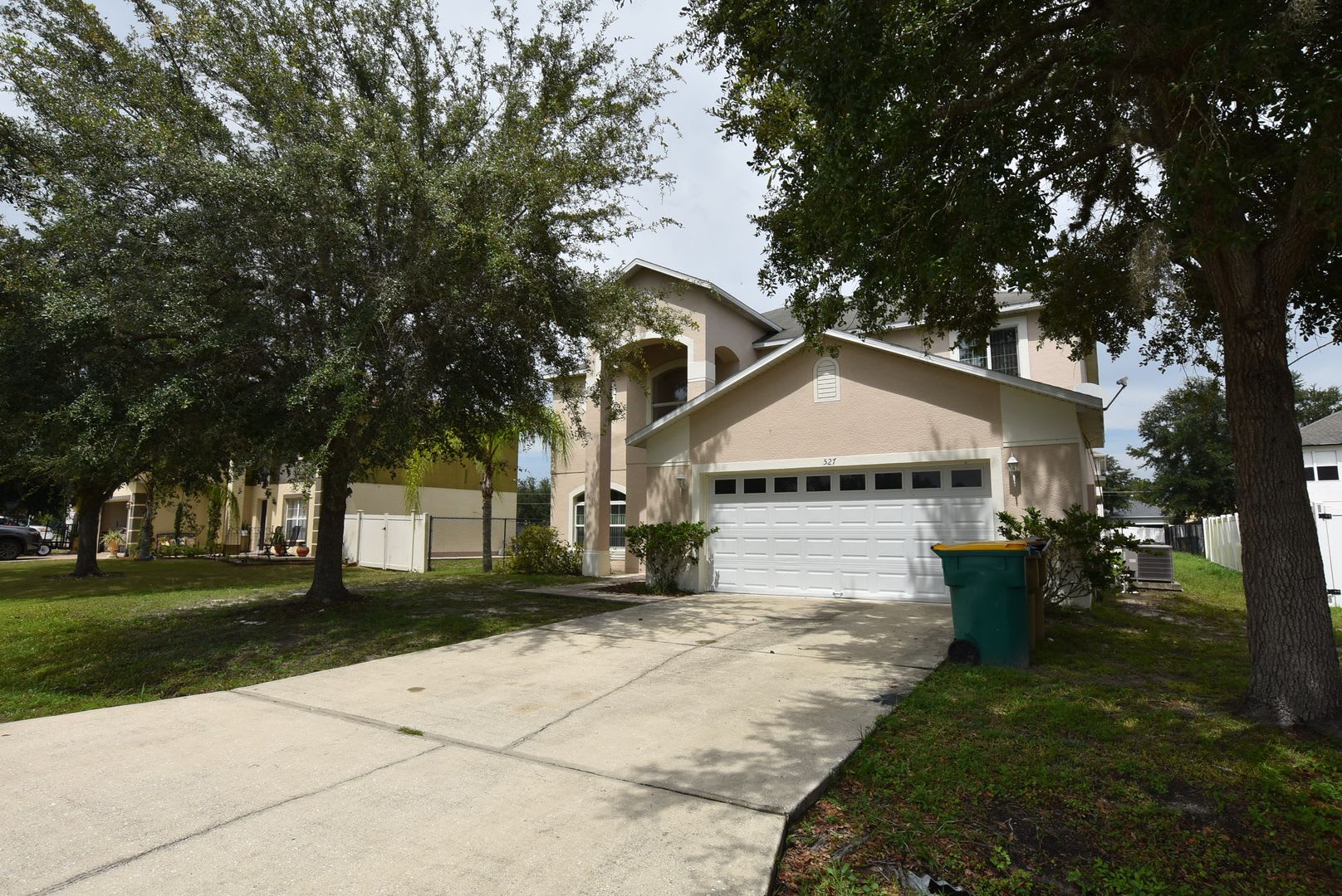 Single Family Home 4 Bedroom 2 5 Bath 2 Car Garage For Rent At 527 Bristol Cir Kissimmee Fl 34758 – photo 1