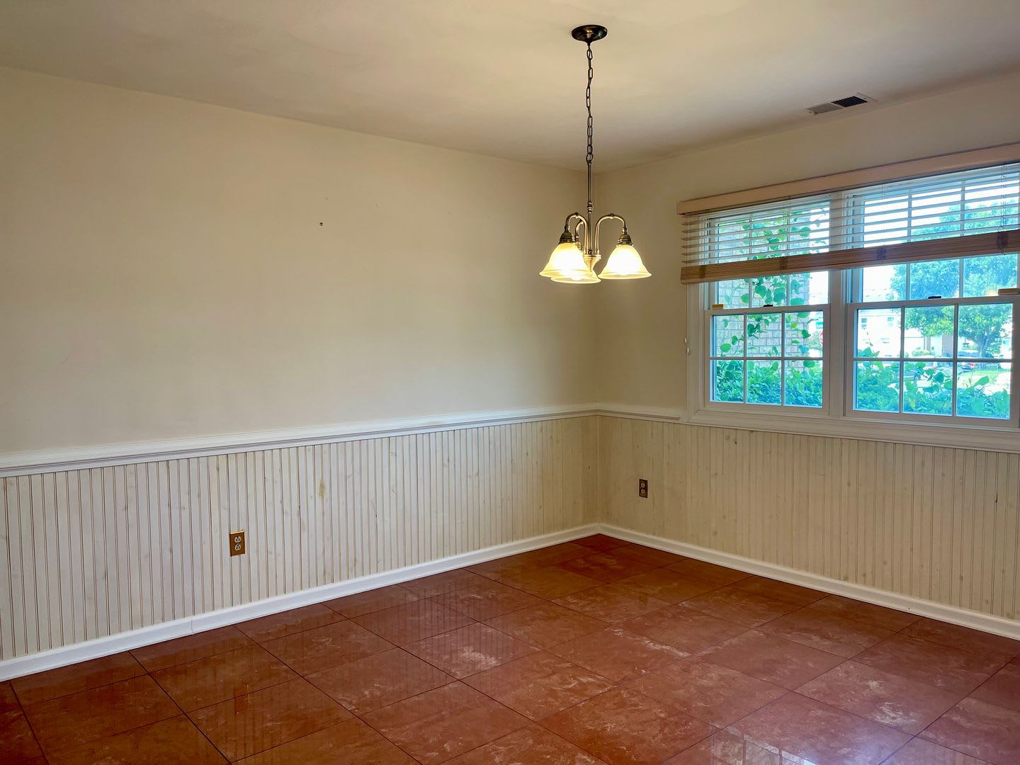 3 Bed 2.5 Bath Chesapeake Bay Townhome! – photo 5