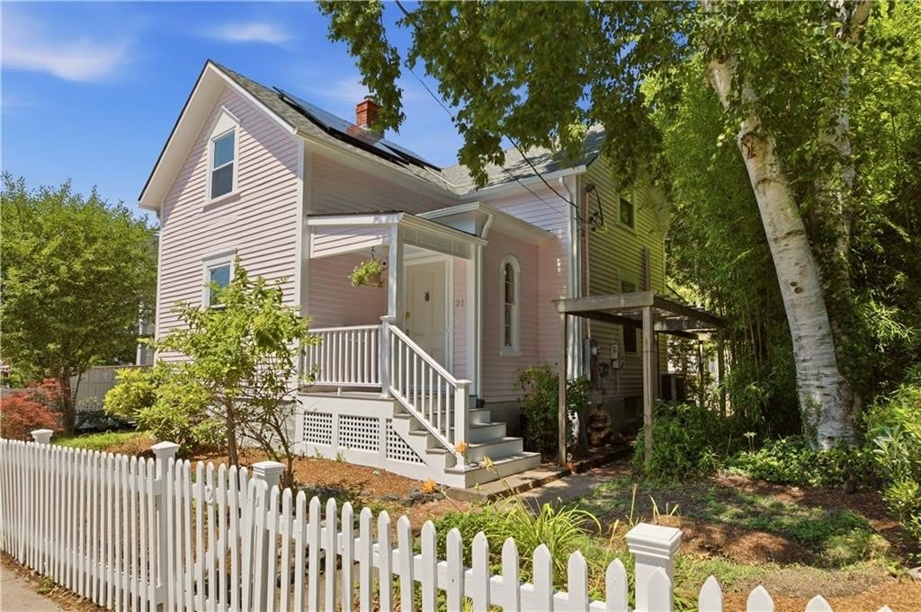 21 Clinton Avenue – photo 1