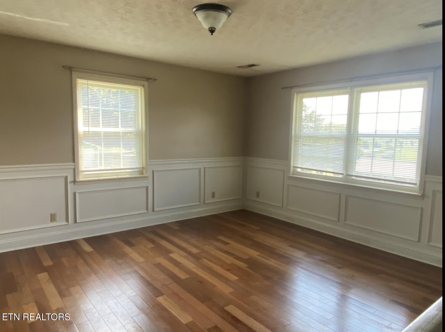 241 Dover Ave – photo 4