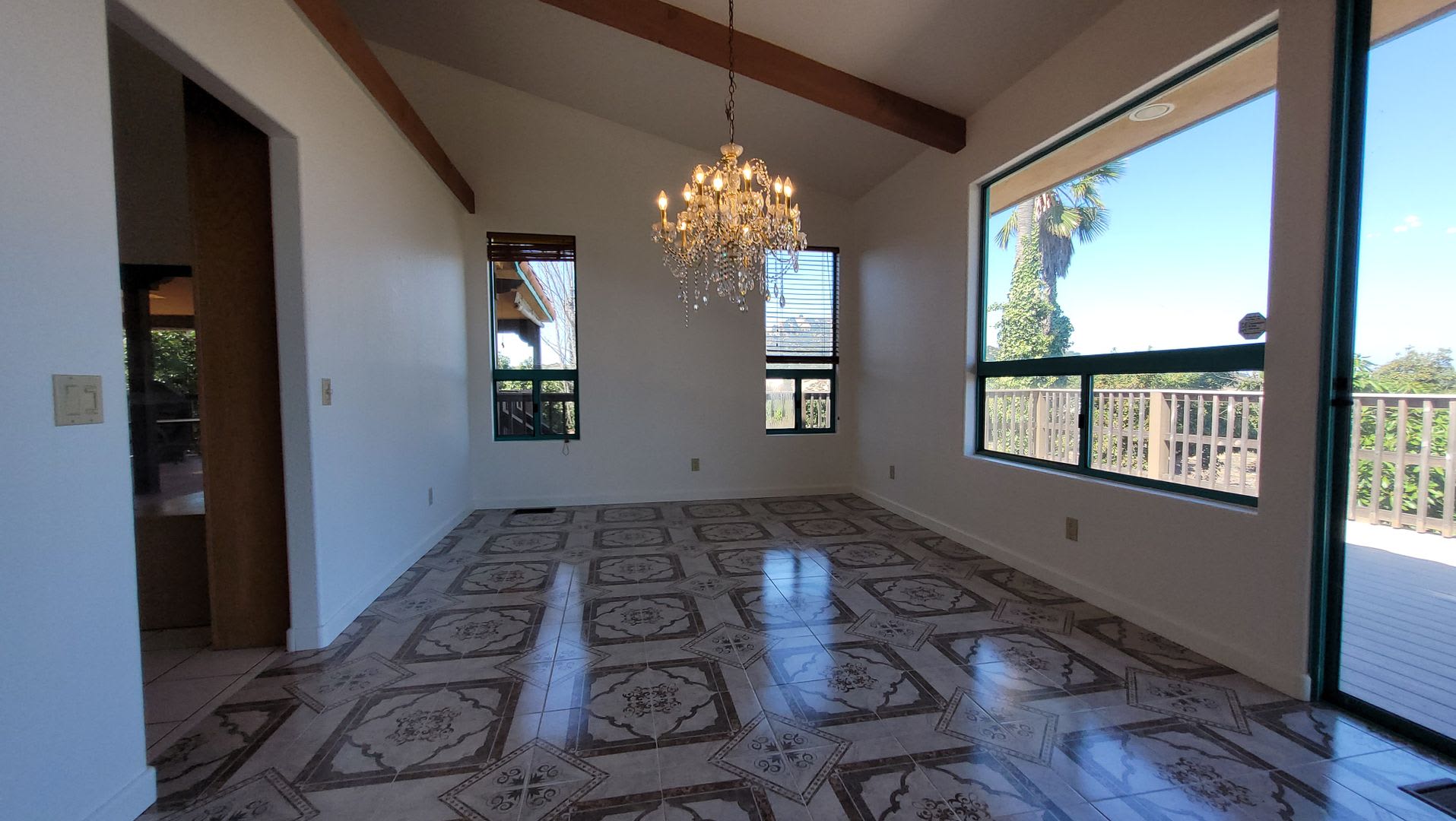 Beautiful, secluded, and peaceful single family home – photo 5