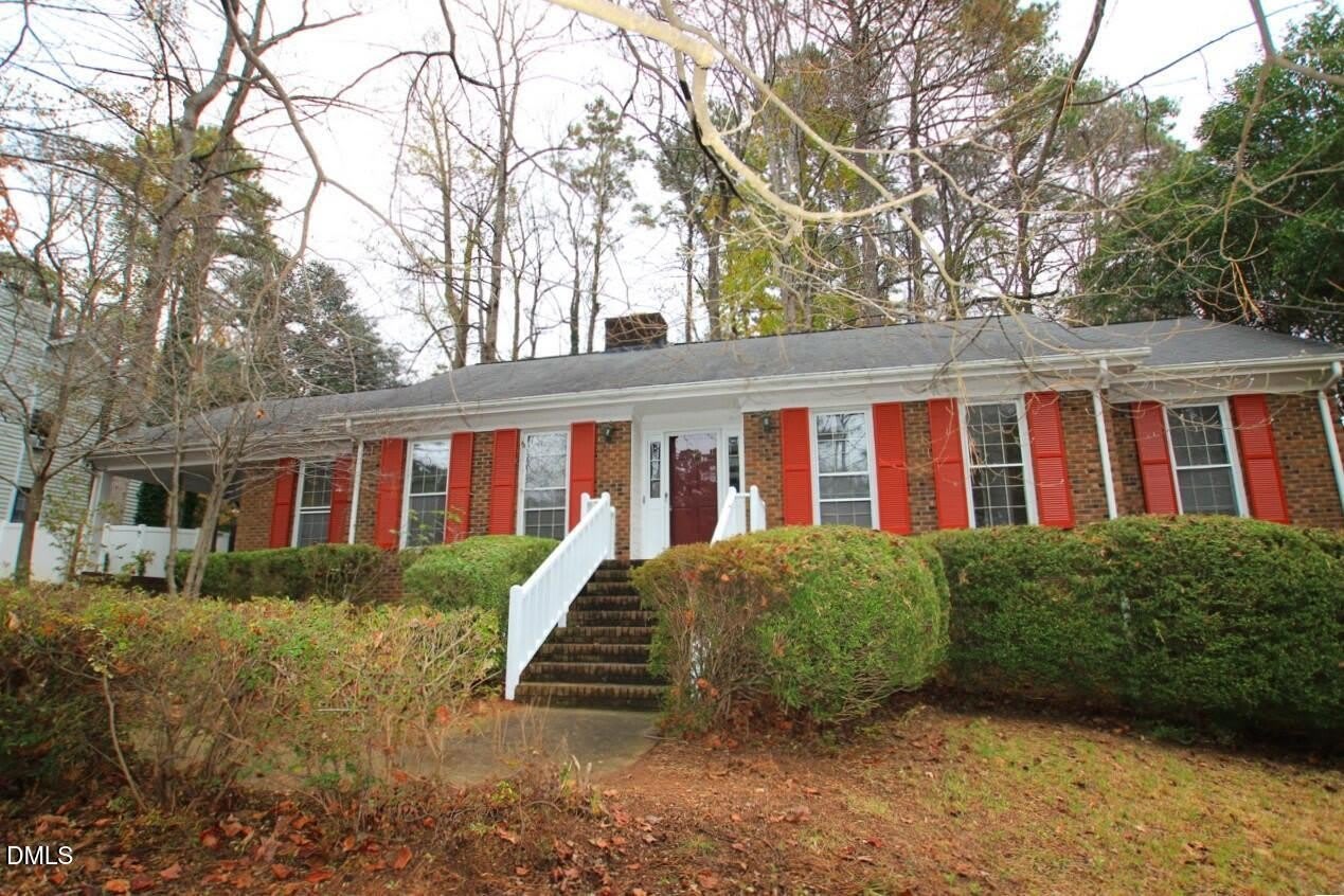 1406 Bloomingdale Drive – photo 1